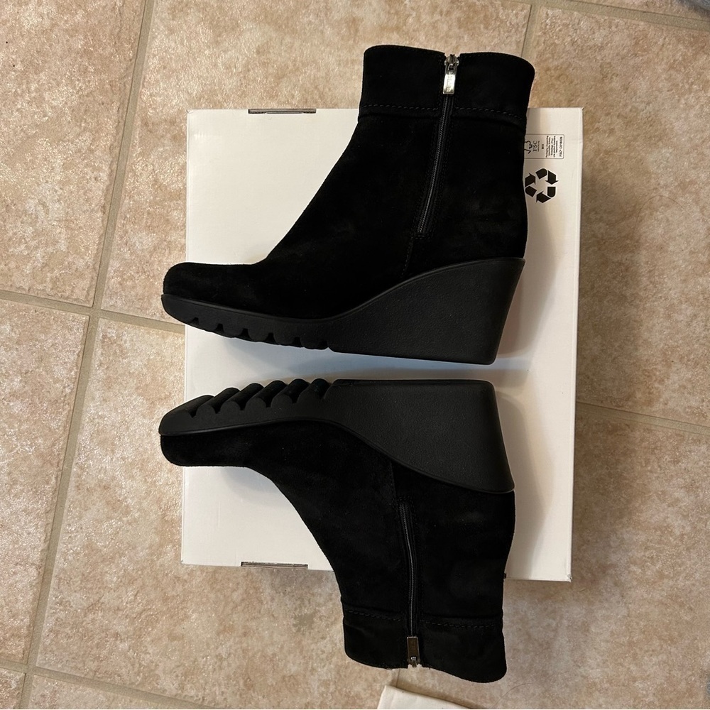 La Canadienne Becket Wedge Boots in Black Suede Size 6.5M - Picture 4 of 9